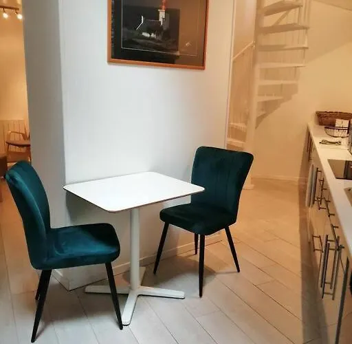Duplex Situe Dans Le Centre De St Valery En Caux Apartment *